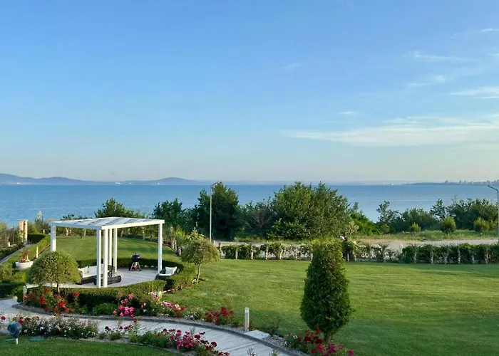 Апартамент панорама, двустаен, малък, първа линия, гледка море, Diamond Beach, сарафово